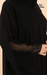 عباية باللون الأسود مزينة بشك  - صورة 9