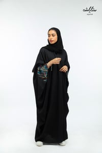 عباية لنن اماراتي لف بكلفة على الأكمام - صورة 2