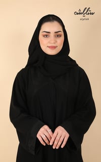 عباية كويتي باللون الأسود بأزرار - صورة 5