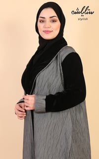 عباية شتوية لف مخمل مع لنن باللون الاسود والرصاصي - صورة 6