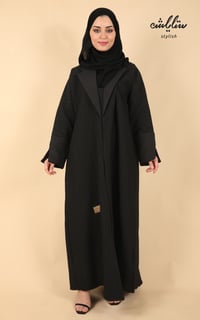 عبايه شتوي نواعم ازرار باللون الاسود - صورة 3