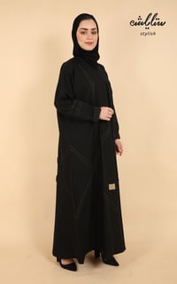 عباية نواعم بأزرار باللون الأسود  - صورة 3