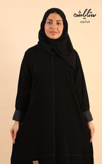 عباية ملكي باللون الأسود - صورة 2