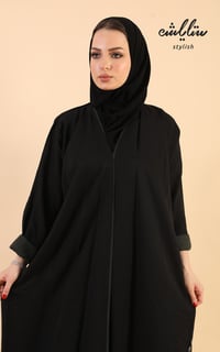 عباية لف كريب باللون الأسود - صورة 3