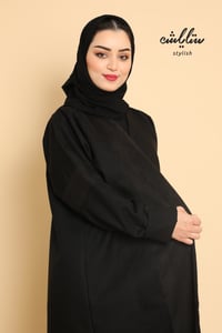 عباية شتوية باللون الأسود تدخيلات شامواه - صورة 4