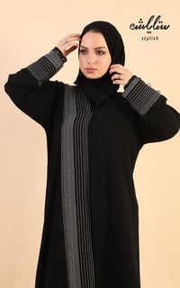 عباية كويتي باللون الأسود مزينة بالدانتيل - صورة 5