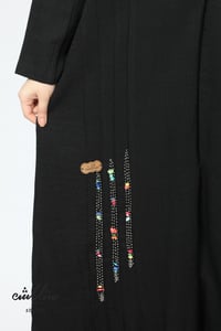 عباية لنن كسرات باللون الأسود - صورة 6