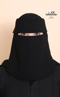 نقاب ستايلش ملكي قصير مغاط واحد بربطة ناعمه - صورة 1