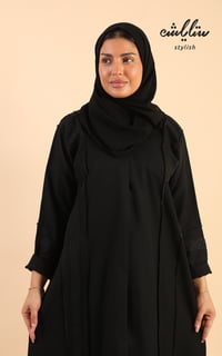 عباية باللون الأسود مطرزة - صورة 4