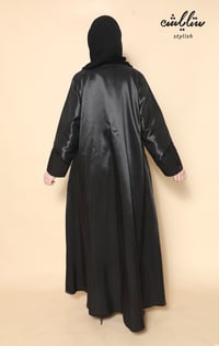 عباية لف باللون الاسود بشك  - صورة 2