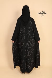 عباية لنن لف بتطريز على كامل العباية - صورة 8
