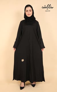 عباية كلاسيك مزينة بكريستال  - صورة 2