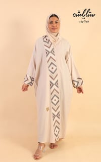 عباية كريب لف مطرزة - صورة 1