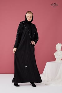 عباية لف خليجي باللون الأسود - صورة 1