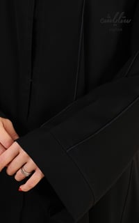 عباية كلوش باللون الأسود - صورة 5