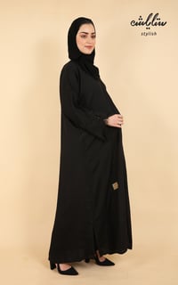 عباية كلاسيك مزينة بكريستال  - صورة 6