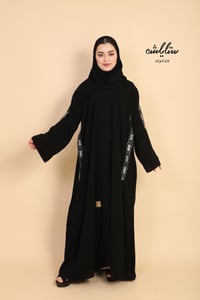 عباية نواعم مزينة بتطريز على العباية - صورة 2