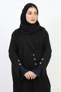 عباية كويتي كلاسيك مزينة بكسرات على الكم - صورة 4