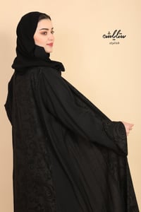 عباية كلاسيك لنن موديل لف بتشجير على العباية - صورة 4