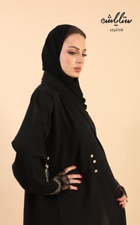 عباية كلاسيك مزينة بدانتيل على الأكمام - صورة 7