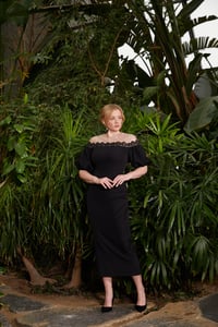 فستان اسود بحزام سادة - صورة 1