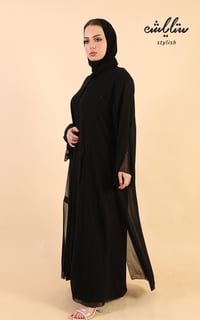 عباية باللون الأسود مزينة بشك  - صورة 4