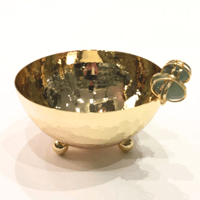 Gold plated bowl size 19cm with green  precious stones - صورة 2