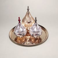 ROUND TRAY WITH 3 GLASS BOWLS AND BEADS COVER - Image 1