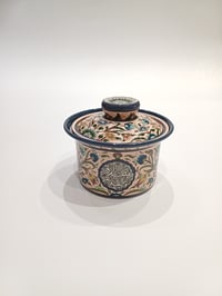 كسرولة مقبلات رسم يدوي يوجد اناء داخلي صناعه يدويه - صورة 1