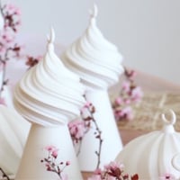 مناره من السيراميك السويدي لون ابيض صناعه يدويه - Image 1