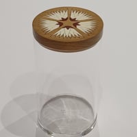علبة ضيافه بغطاء من خشب الحوز الطبيعي مقاس  ١٢ x ٧  مزينه بالصدف الطبيعي صناعه يدويه - Image 2