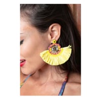 YELLOW earrings - صورة 1