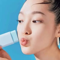 سنتيلا مدغشقر هيالو-سيكا سيلكي فيت ستيك واقي الشمس SPF50+ PA++++ – 20 جم - صورة 3
