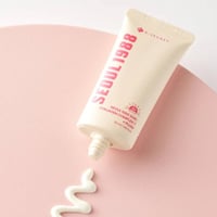 كي سيكريت واقي شمس بعامل حماية SPF50+ مع الكولاجين والبرقوق 50مل - صورة 2