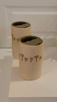 كوب قهوة مغطى من الاعلى - صورة 2