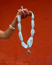 Seashell in Blue - صورة 1