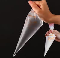 كيس كريم لتزيين الكيك والحلويات مقاس 55cm/28cm علبه 100كيس - صورة 1