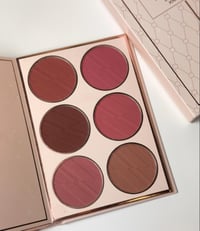  4-Layer Book Makeup Palette - Image 2