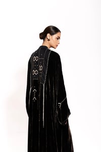 Diriyah Brown Velvet & Black Washed Silk Abaya - Image 2