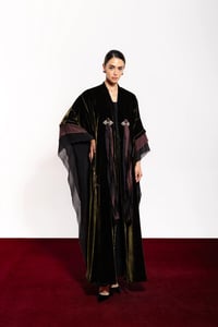 Bisht Zeeti Velvet Abaya With Side Chiffon - Image 1