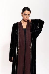 Diriyah Black Velvet & Burgundy Washed Silk Abaya - Image 3