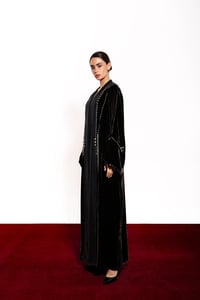 Diriyah Brown Velvet & Black Washed Silk Abaya - Image 3