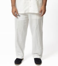 White Pant - صورة 1