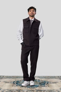 Wiston’s Brown Vest - صورة 1