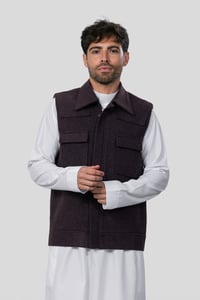 Wiston’s Brown Vest - صورة 4