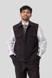 Wiston’s Brown Vest - صورة 2