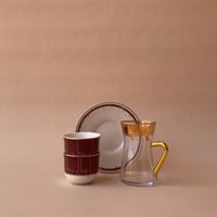 طقم بيالات وفناجيل الخط الكوُفي | عنابي - صورة 1