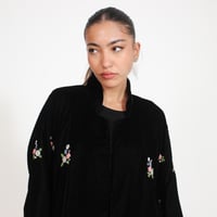 مخمل أسود مع ورد - Image 10