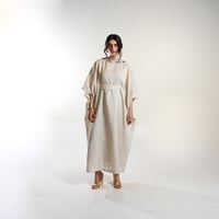 جلابيه لينن مقلم مع شك - Image 2