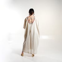 جلابيه لينن مقلم مع شك - Image 4